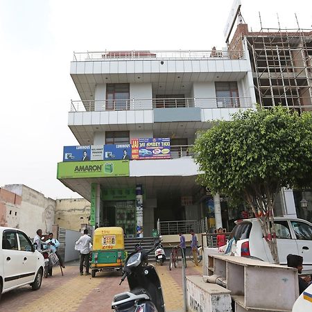 Oyo 8910 Celeste Inn Greater Noida Εξωτερικό φωτογραφία