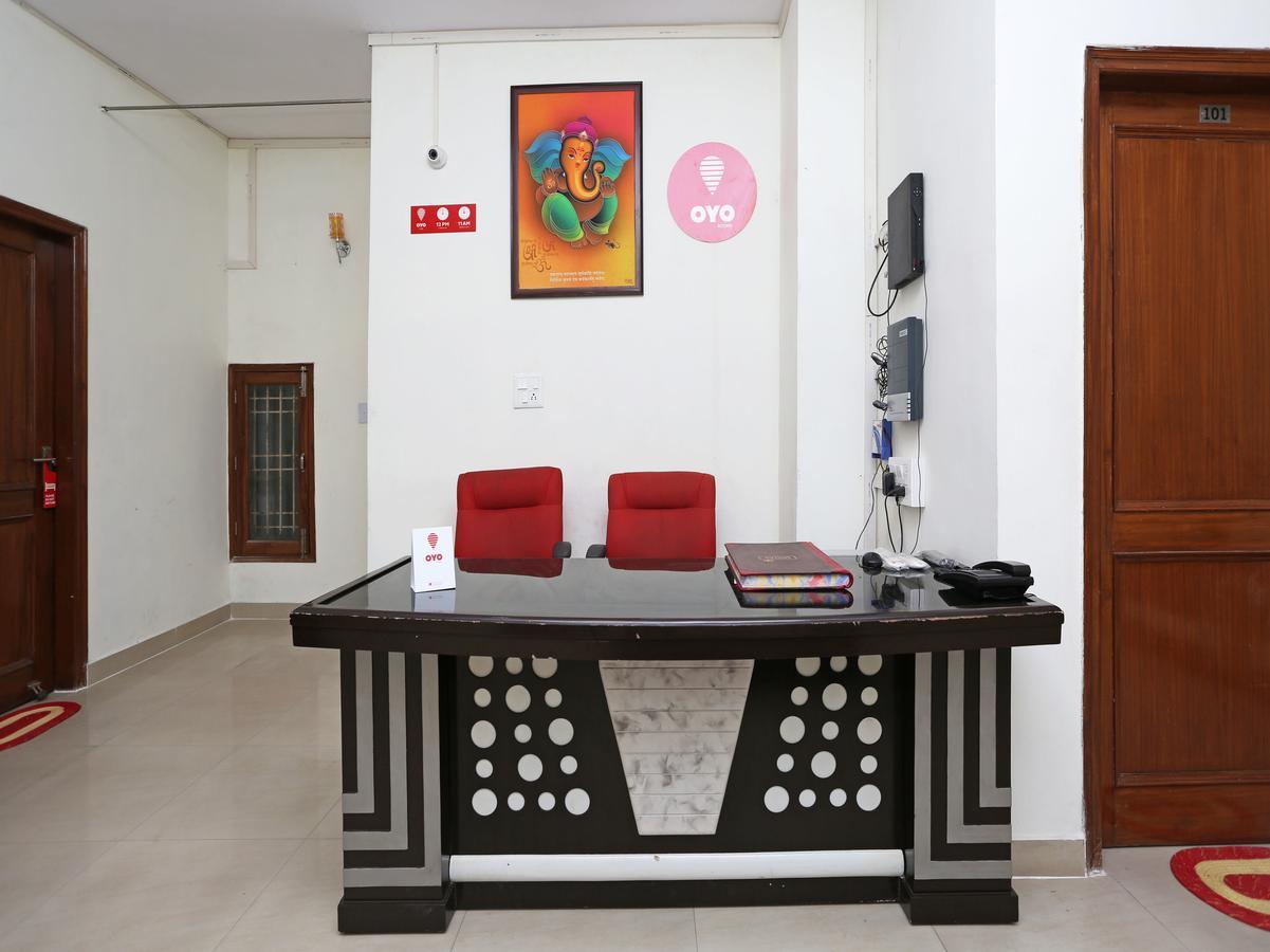Oyo 8910 Celeste Inn Greater Noida Εξωτερικό φωτογραφία
