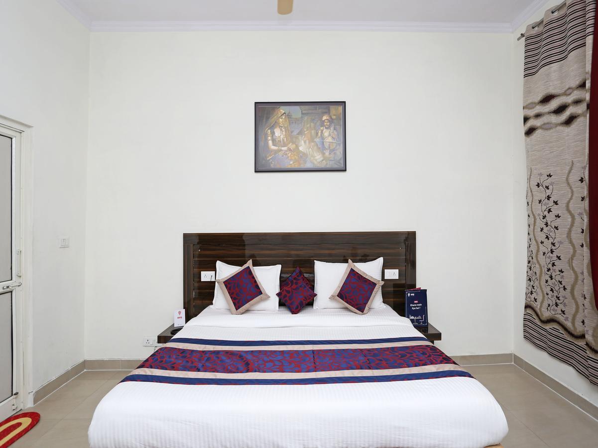 Oyo 8910 Celeste Inn Greater Noida Εξωτερικό φωτογραφία