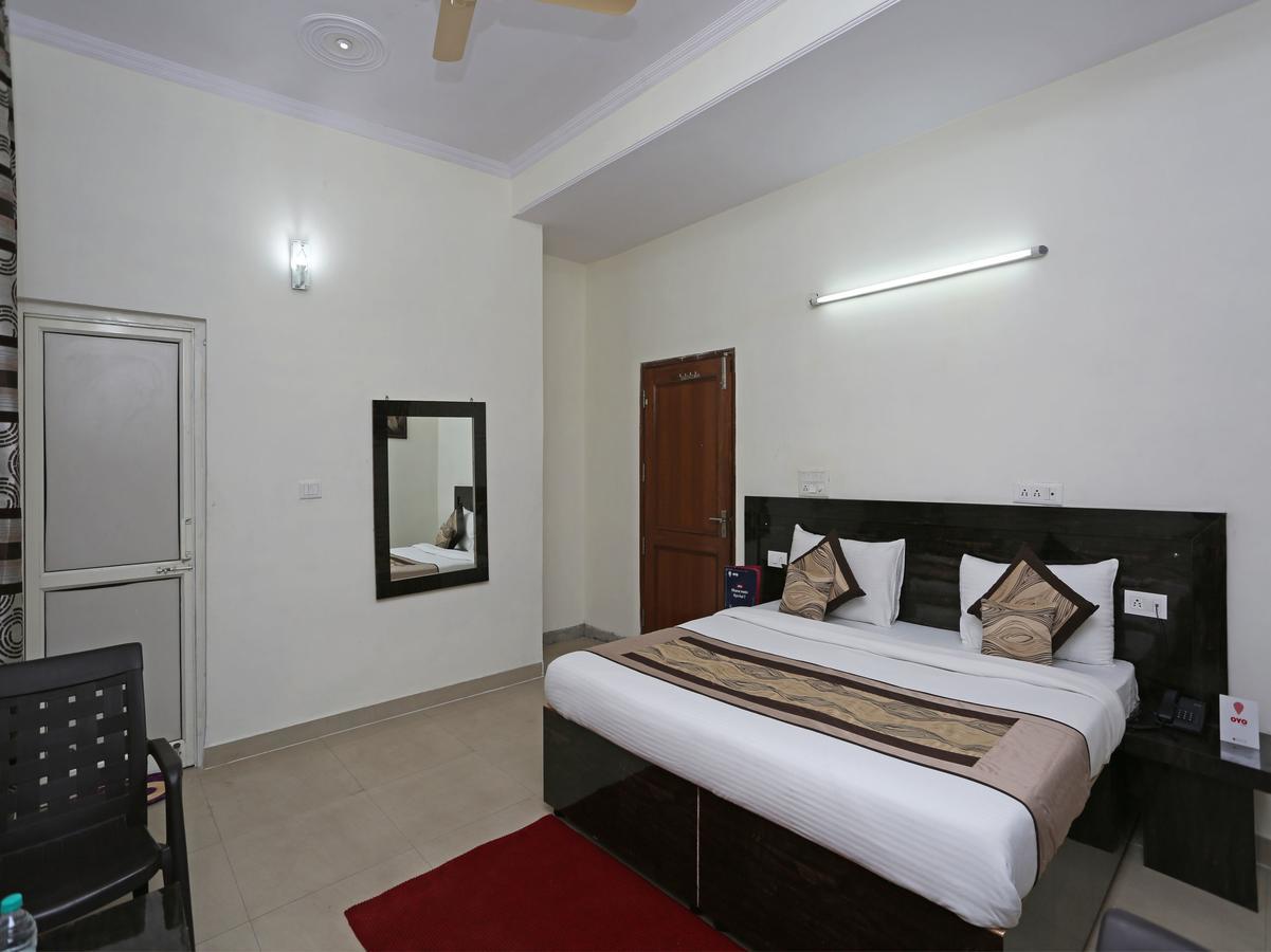 Oyo 8910 Celeste Inn Greater Noida Εξωτερικό φωτογραφία