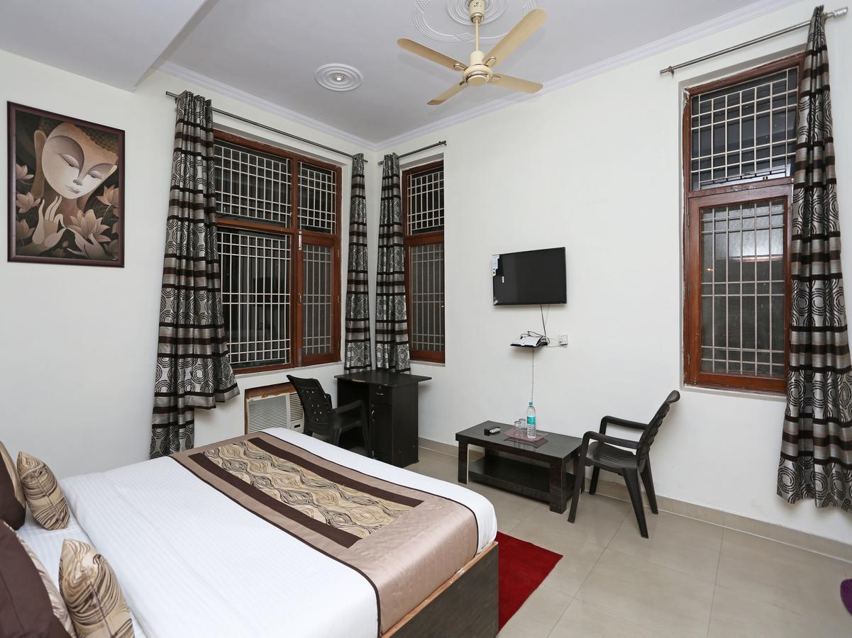 Oyo 8910 Celeste Inn Greater Noida Εξωτερικό φωτογραφία
