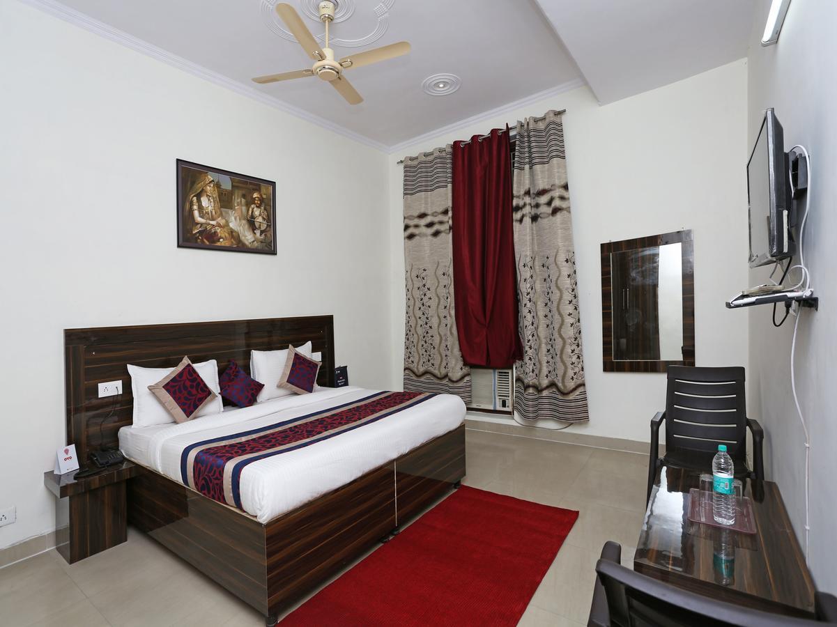 Oyo 8910 Celeste Inn Greater Noida Εξωτερικό φωτογραφία