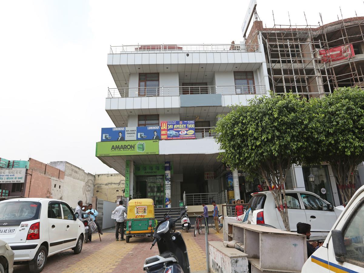 Oyo 8910 Celeste Inn Greater Noida Εξωτερικό φωτογραφία